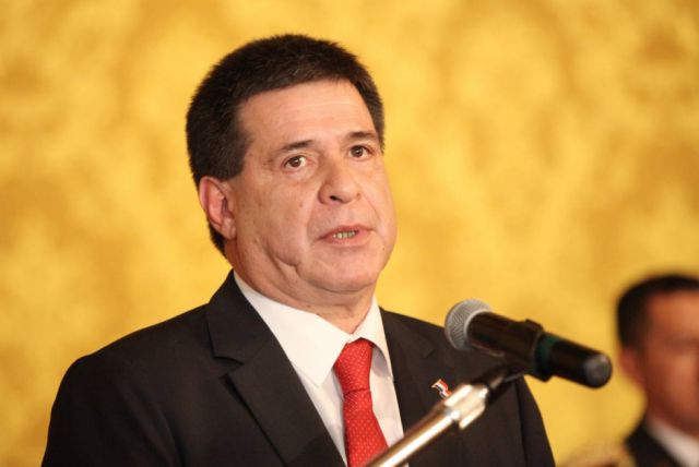 Paraguay: solicitan datos financieros sobre Cartes