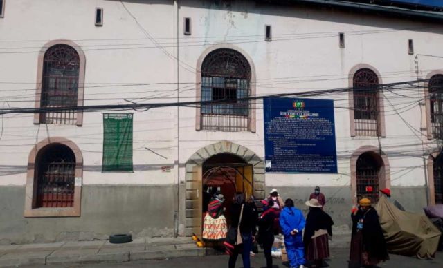 Retiran al director del penal de San Pedro tras denuncias de que feminicidas controlan el penal