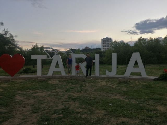 Agradable paseo por el puente del Bicentenario
