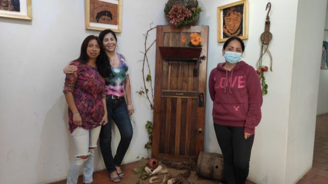 Fernanda Flores, Patricia Herbas y Raquel Segovia.