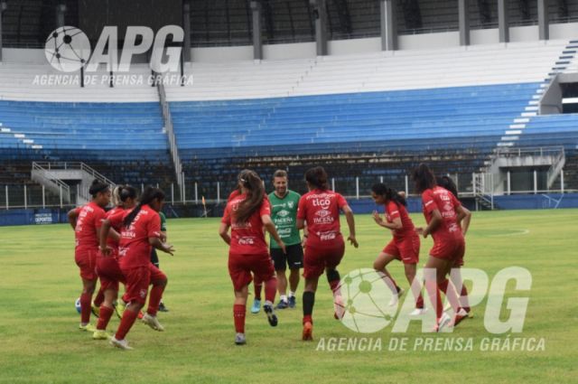 Francisco Escuin: “Las jugadoras no están a  un rendimiento óptimo” 
