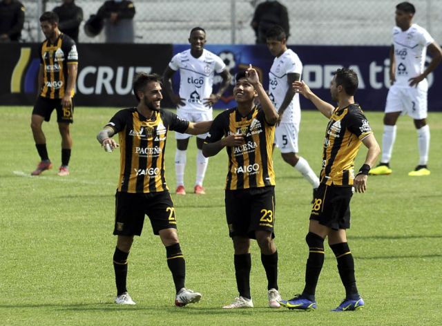 El Tigre se impone en la “Jaula” del León