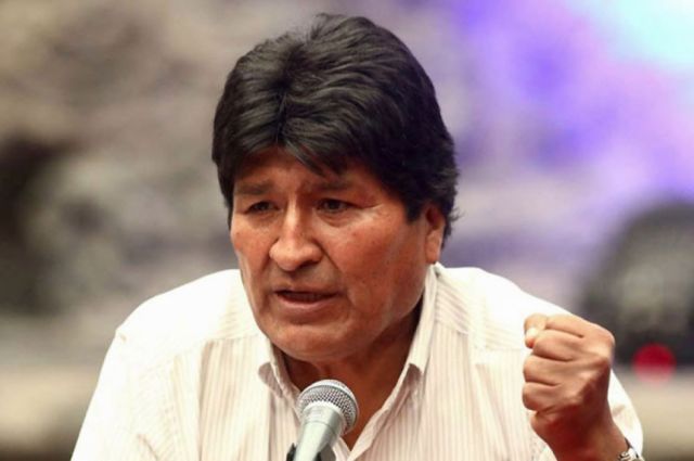 Evo arremete contra 4 medios de comunicación
