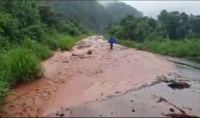 Pérdida de plataforma en la ruta a Bermejo pone en vilo a transportistas de Tarija