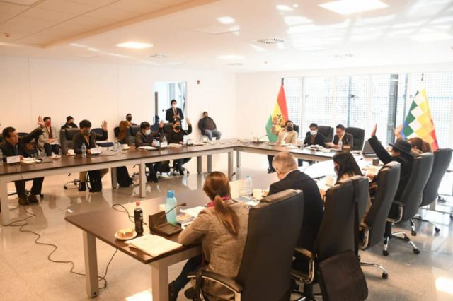 Aprueban proyecto para elegir al nuevo Defensor