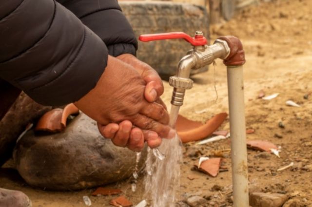 Barrios del distrito 8 de Tarija se movilizan por proyecto de agua y alcantarillado