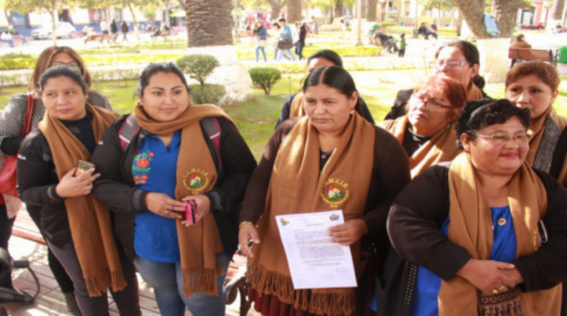 Denuncian que Evo anula a mujeres interculturales