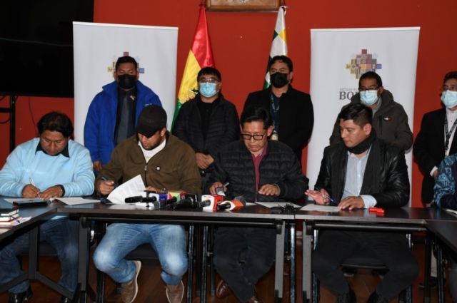 Maestros urbanos logran acuerdo con el Gobierno y levantan las medidas de presión