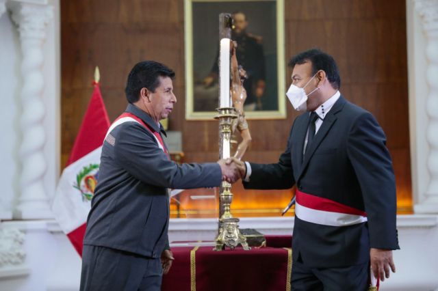 Castillo cambia de ministro de Justicia