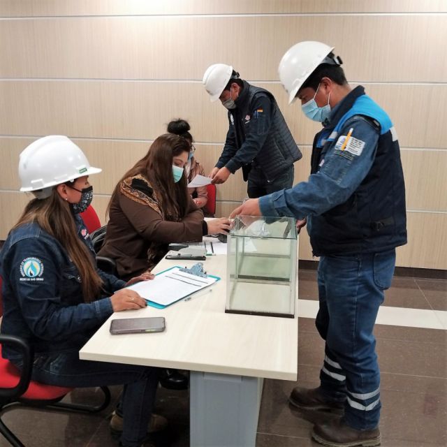 Adjudican obras de instalación de gas en Oruro 