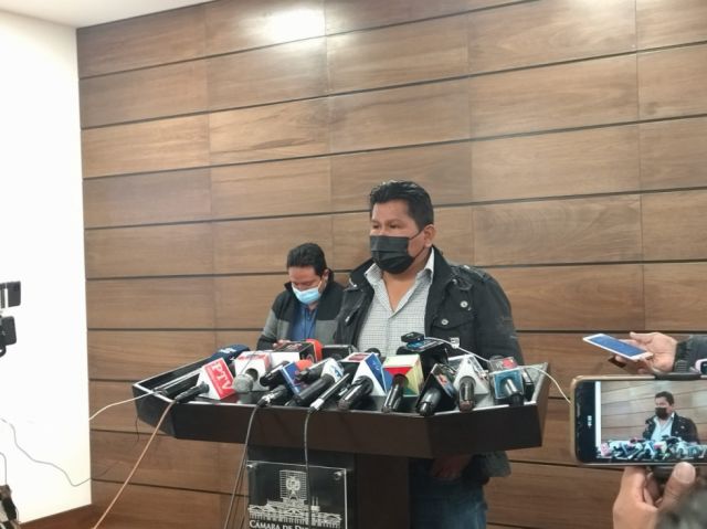 MAS pide investigar a Montes por el caso YPFB-Bulo Bulo