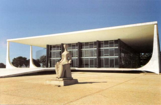 Una jueza de la Corte Suprema de Brasil autoriza investigar al ministro de Educación por favorecer con fondos públicos a dos pastores evangélicos