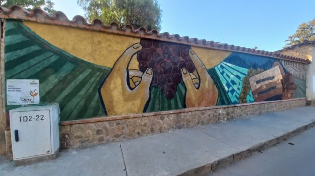 Los murales, donde la única temática es la uva