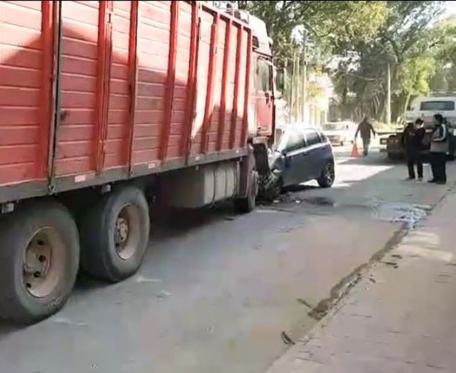 Mujer policía resulta herida tras hecho de tránsito en Tomatitas-Tarija