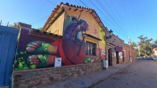 Diferentes murales adornan la calles coloridas de El Valle