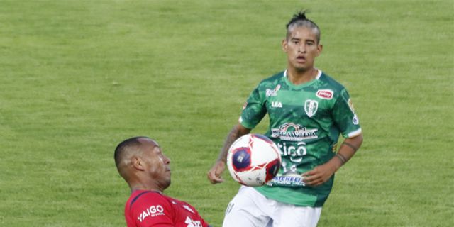 Higueras, de reserva a debut en primera con triunfo y asistencia
