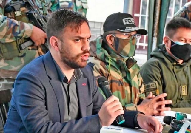 En pleno lío en la Felcn, Del Castillo retrasa su informe