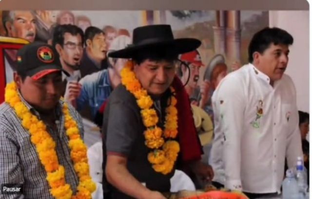 Evo llegó a Tarija para reunirse con la militancia del MAS