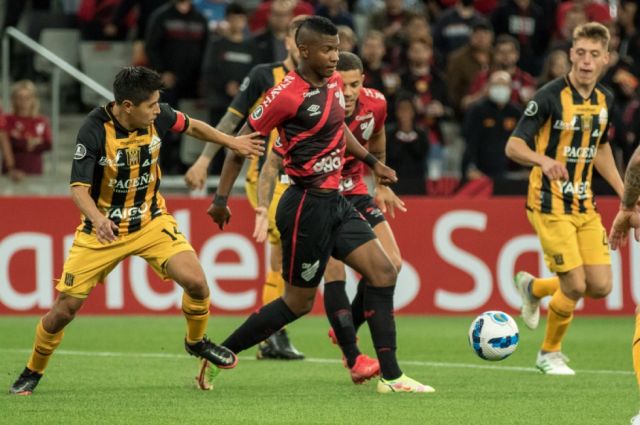 The Strongest fue vencido por Paranaense con un penal 