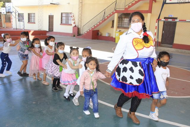 Fiesta en el Kinder Tercera Orden Franciscana