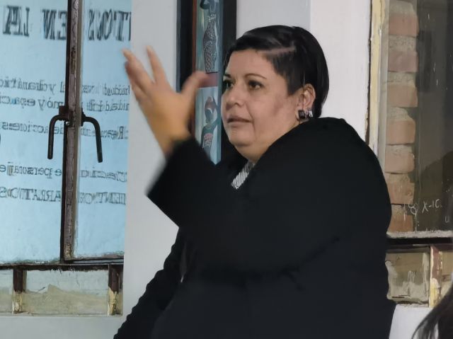 Denisse expone los elementos de la narración