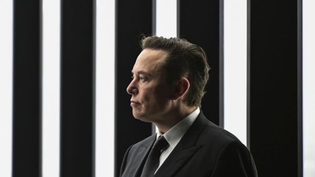 Elon Musk compra Twitter por 44.000 millones de dólares
