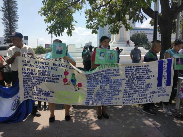 Migrantes claman contra México y EEUU por frontera