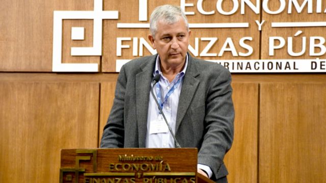 Anuncian reversión de tierras adjudicadas a Marinkovic