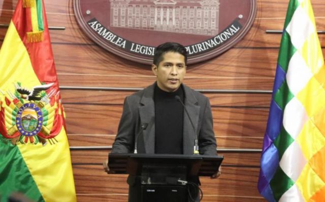 Andrónico sugiere reestructuración total en la Policía