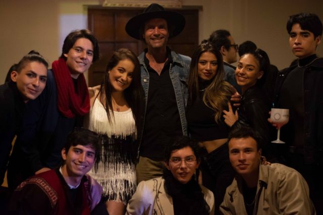María con el staff de modelos