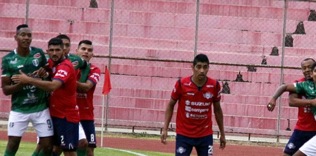 Real Tomayapo y Wilstermann se perjudican en el IV Centenario