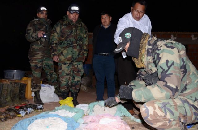FELCN destruye dos fábricas de pasta base de cocaína en La Paz