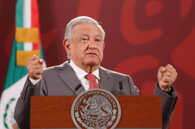 AMLO: El bloqueo a Cuba es una política genocida