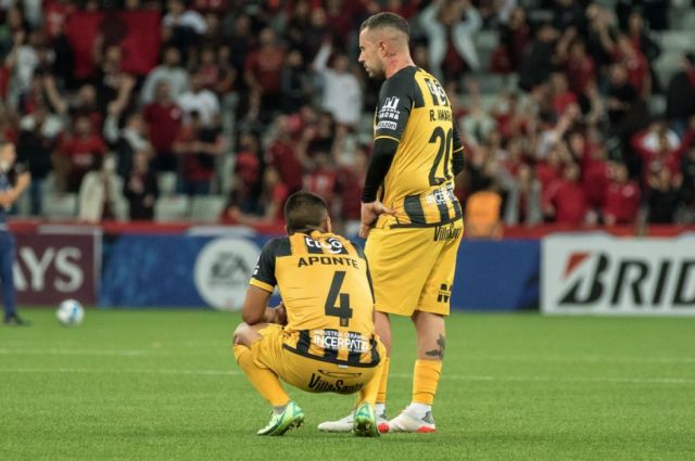The Strongest arranca un  empate con sabor a poco 