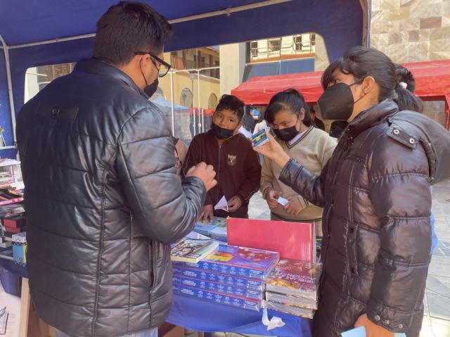 Colegiales preguntan los precios