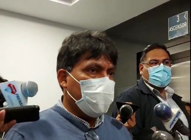 Diputado pide investigar a Max Mendoza por trata y tráfico de personas por viajes al exterior