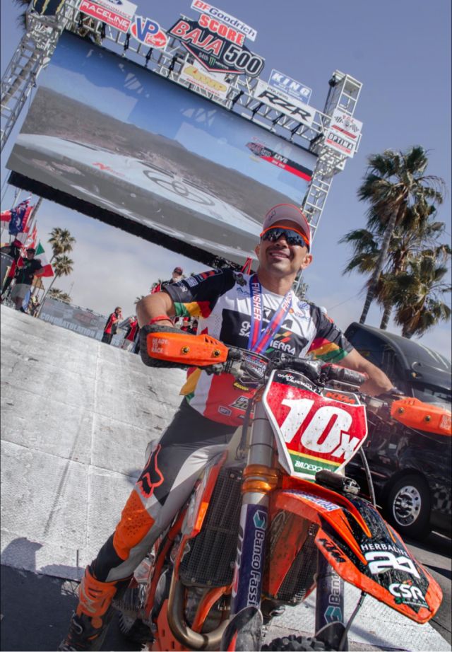 Salvatierra hace historia al ganar la categoría Pro Moto Unlimited