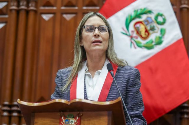 Perú: Piden censura de presidenta del Congreso