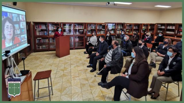 Evento con presencia física y virtual.