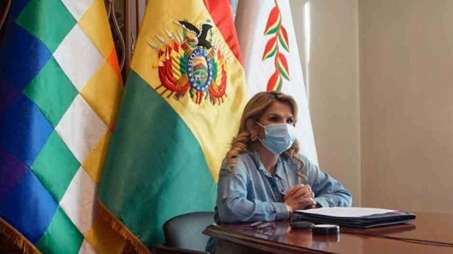 Jeanine Áñez se declara prisionera por el Gobierno
