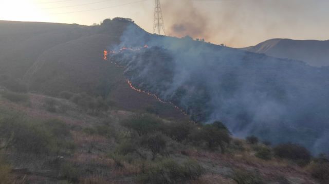 Bomberos atienden incendios de magnitud en Pajchani y Padcaya 