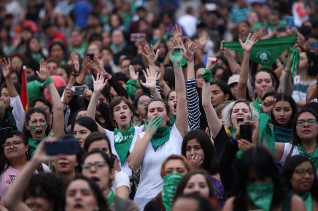 Encuesta: rechazo a fallo contra aborto en EEUU
