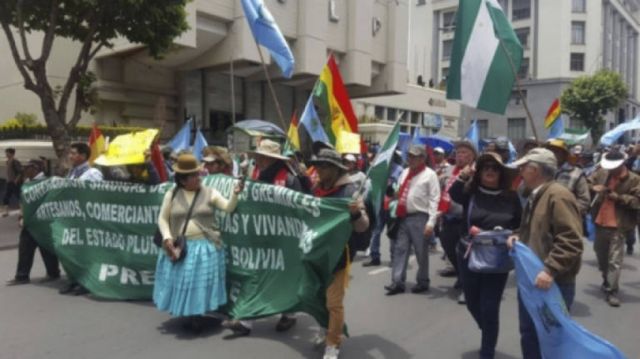 Conamype se moviliza contra la ropa usada