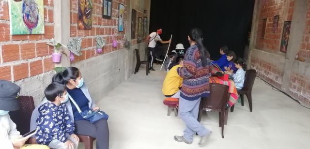 Familiares apoyan y esperan.