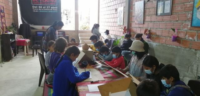 Un taller concurrido.