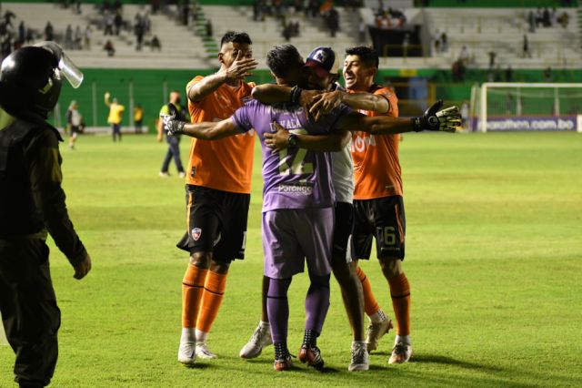 Royal Pari consigue un triunfo clave sobre Oriente Petrolero 