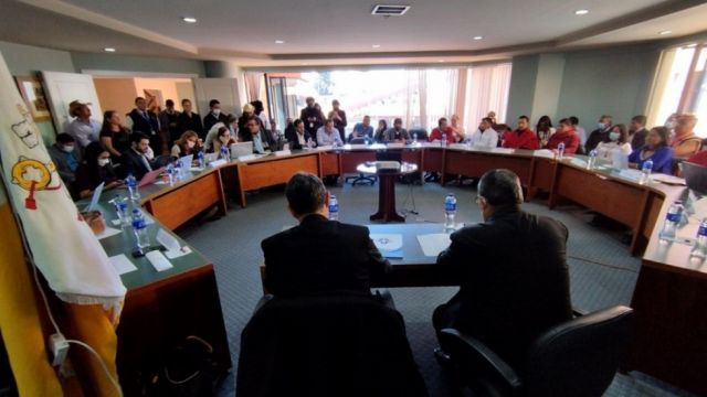 Ecuador: Gobierno e indígenas acuerdan mesas de diálogo