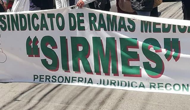 Médicos del sistema público de salud amenazan con movilizaciones en apoyo a Luis Larrea