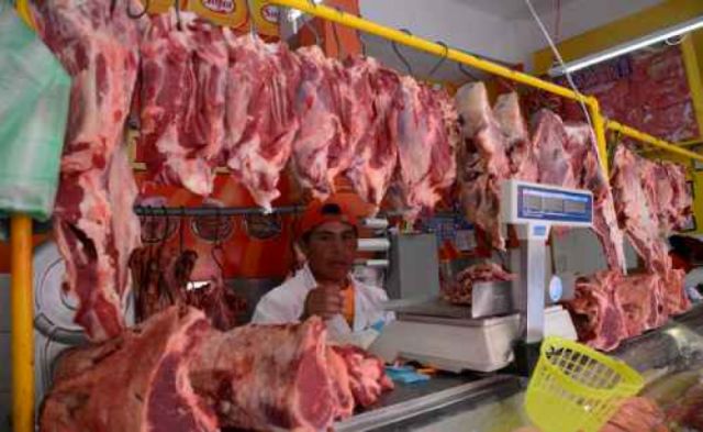 Carniceros ven contrabando de carne hacia Brasil y Perú y temen desabastecimiento