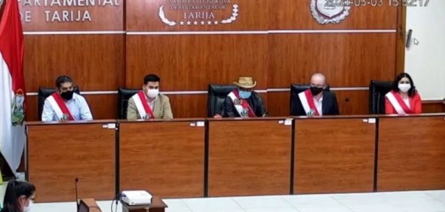 Unidos y MAS apuestan la renuncia a la directiva en la ALDT